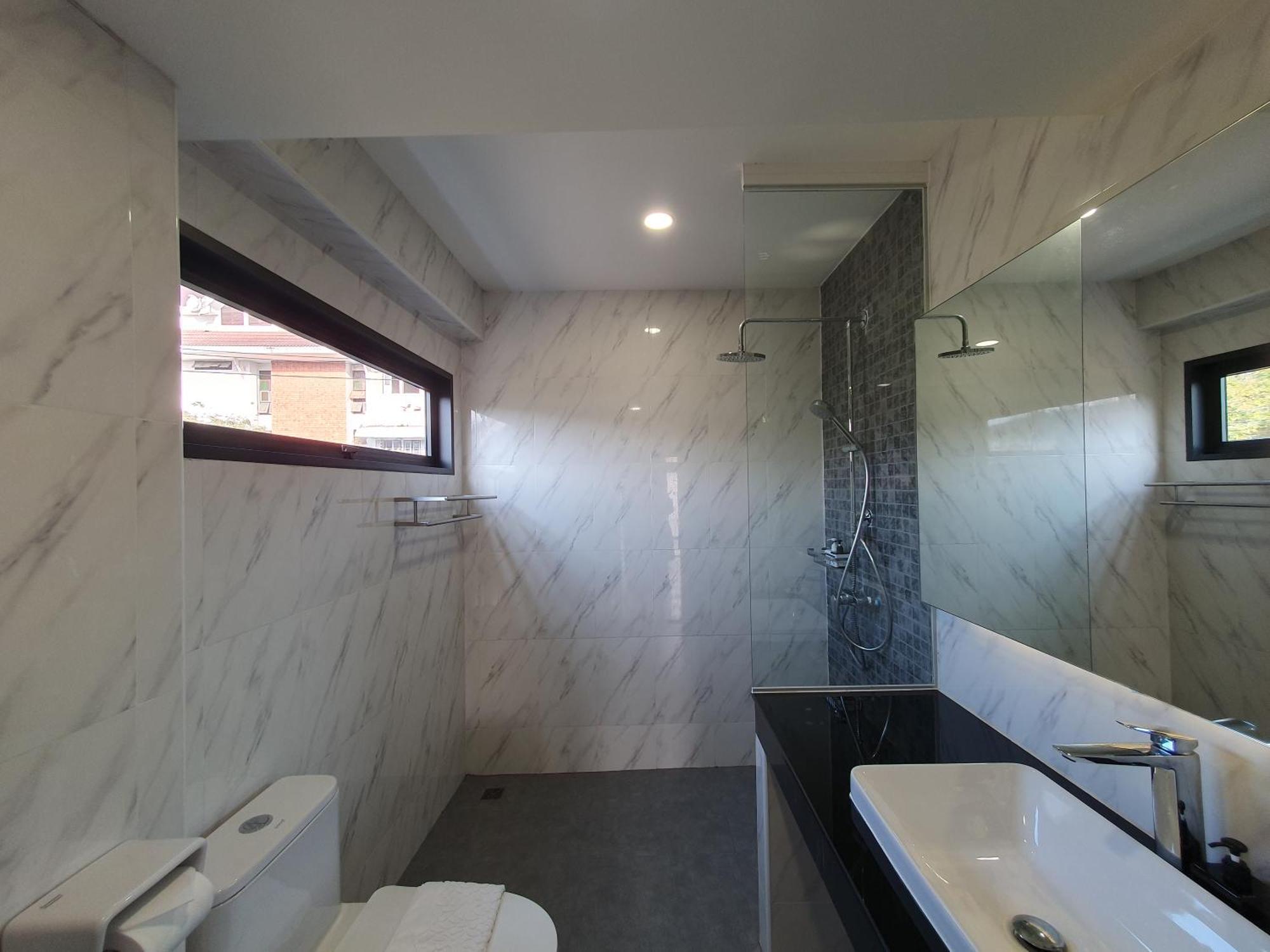 The Sila Suites - Intrawarorot Чиангмай Экстерьер фото
