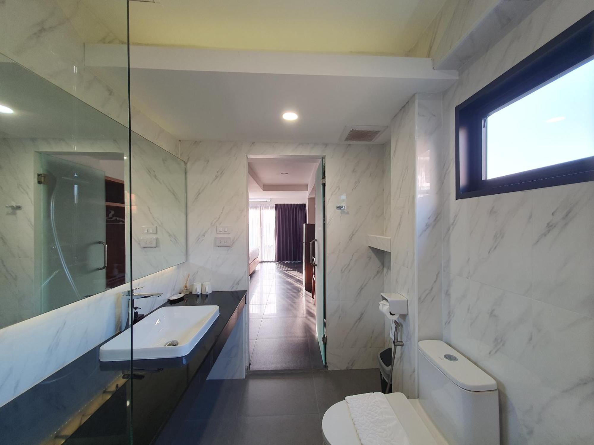 The Sila Suites - Intrawarorot Чиангмай Экстерьер фото
