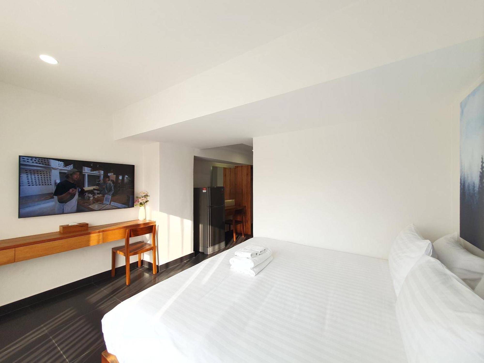 The Sila Suites - Intrawarorot Чиангмай Экстерьер фото